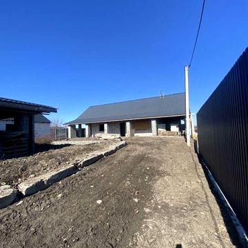 Два Будинки з підвальними приміщеннями 80квт з басейном