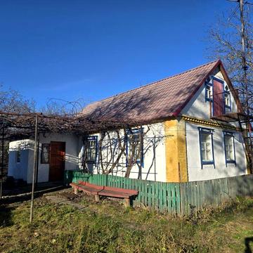 Продається будинок з великою земельною ділянкою у с. Яцьки