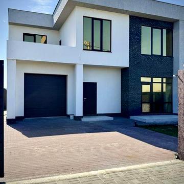 Продам Будинок Тераса та Гараж Без Комісії Закрита територія Штукатурк