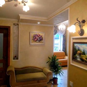 Пропонується в оренду 1/2 будинку з власним подвірʼям