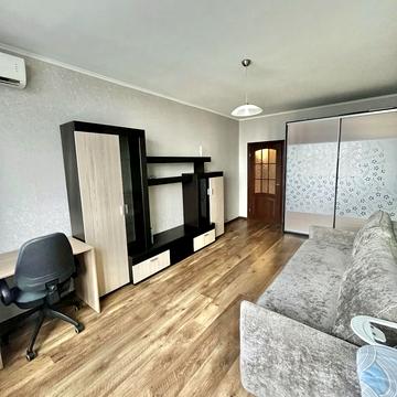 Воскресенська вул., 14-Е