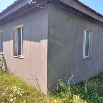 Продам будинок в земельної ділянкою розташований: с. Поминик .