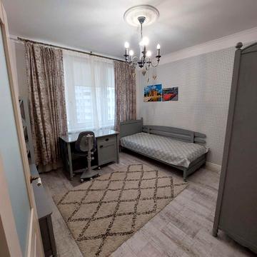 Драгоманова вул., 4-А