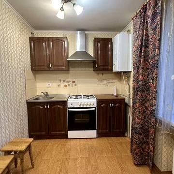 Довгосрокова оренда 1к по вулиці Свободи . Виставка