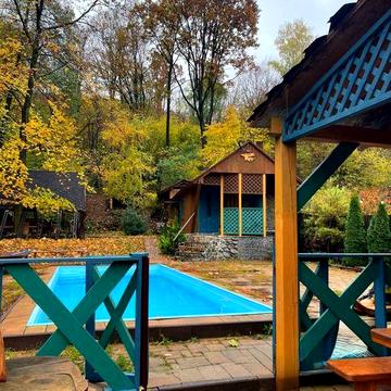 Продам будинок - комплекс для відпочинку (2 бані, чан, басейн) власник