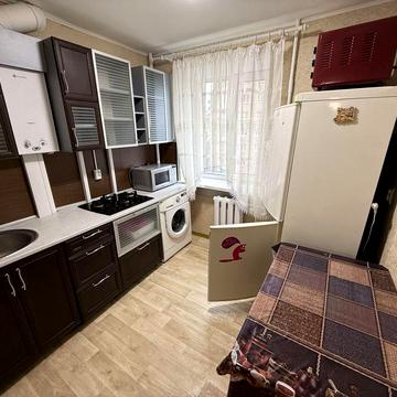 Сдается 3-х к. кв. на Пр. Соборном, р-н Анголенко. Свет + Животные +