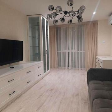 Продається 2-кімнатна новобудова з ремонтом ЖК Парус