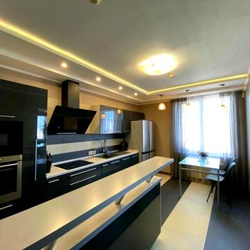 Дніпровська набережна вул., 1-А