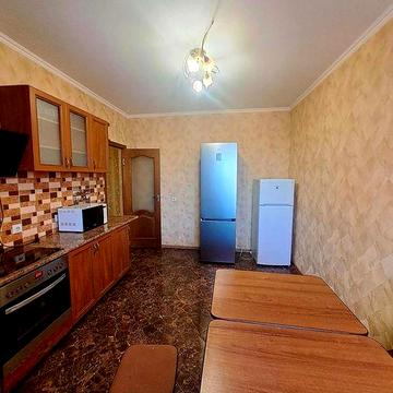 Харківське Шосе 182, 2к квартира, метро 10хв, Ліфт працює без світла!