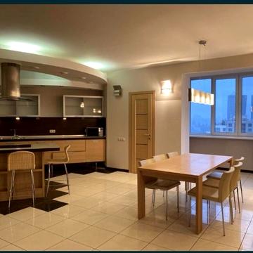 Дмитрівська вул., 52-Б