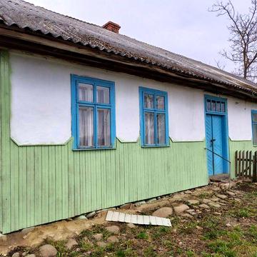 Хата  в с. Тужилів