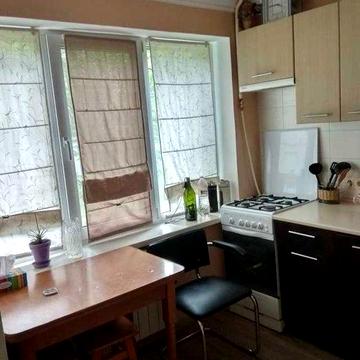 Оренда 1 кімнатної квартири вул. Будівельників 8А, є газ, 1 поверх