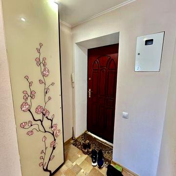 Продам 1окімнатну в центрі