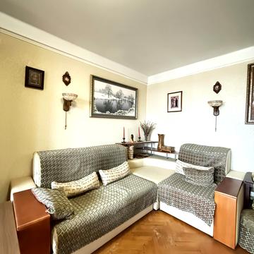 Пантелеймона Куліша вул. (Челябінська), 1