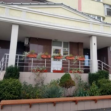 Сімї Кульженків вул. (Петра Дегтяренка), 33