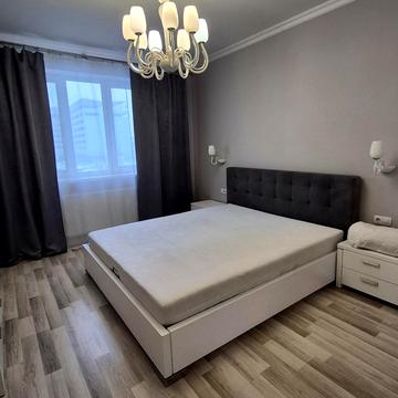 Воскресенська вул., 18