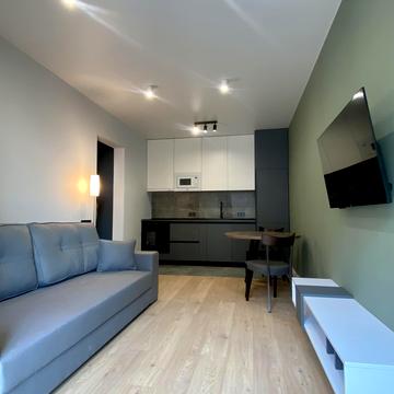 Максимовича, 24