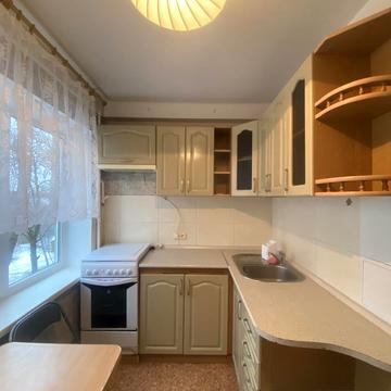 Романа Ратушного вул. (Волгоградська), 15