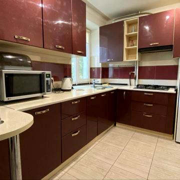 Оренда 2к квартири вул.Соборності