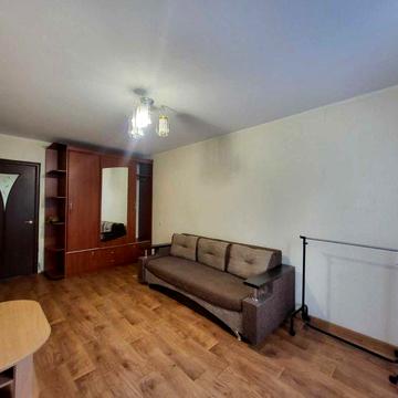 Здається в оренду 2 кімнатна квартира в районі Ниви.