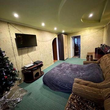 Здається 2, кімнатна квартира