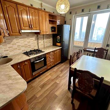 Оренда класної 2х кімн. квартири в р-ні 700річчя