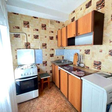 Щербаківського 49, 2к, є газ, невисокий поверх, можна з малим песиком