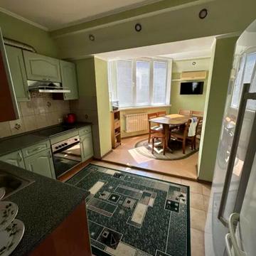 Червоної Калини просп. (Володимира Маяковського), 52