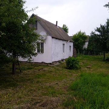 Продається будинок з присадибною ділянкою