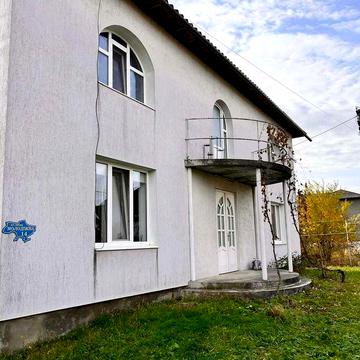 Затишний будинок для сімʼї в довгострокову оренду