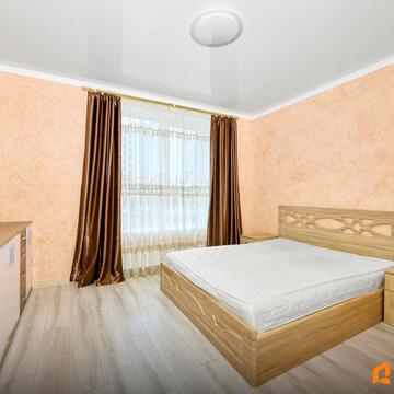 Героїв Небесної Сотні просп., 18/2