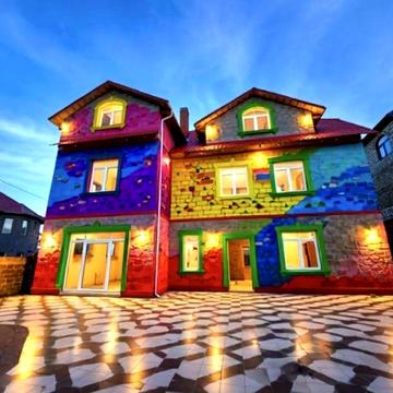 крепкий дом. толстые стены. госакт. все коммуникации