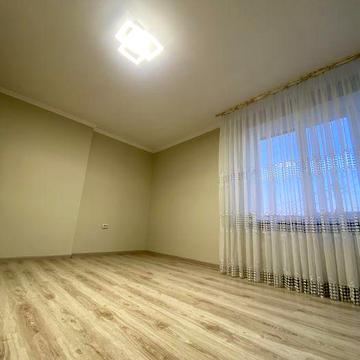 Продається квартира площею 95 кв.м., м.Яворів