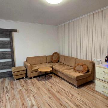 Срібнокільська вул., 20