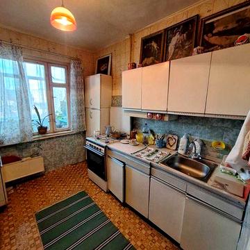 Здається 3 кімнатна квартира по вул. Паркова.