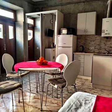 Львів, історичний центр, квартира студіо з ремонтом.