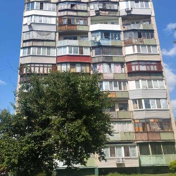 Ігоря Юхновського вул., 8-Б