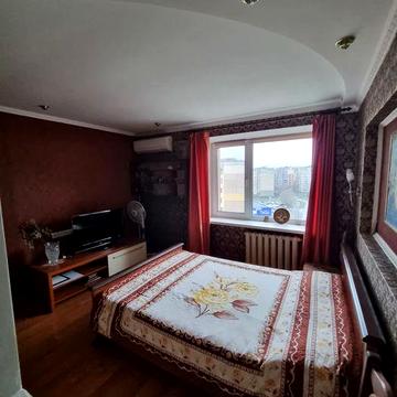 Поділ, простора 1-но кімнатна квартира в цегляному будинкові з меблями