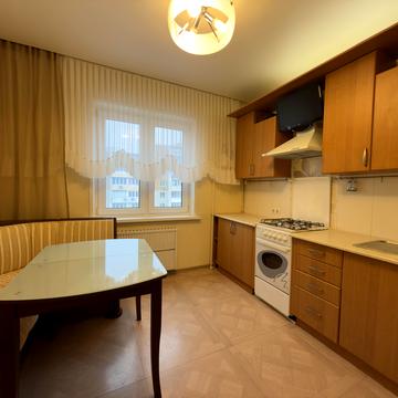 Південна вул., 11