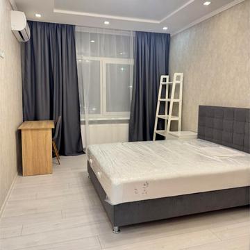 Юнацька вул., 8