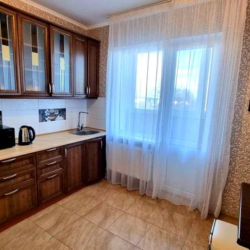 БЕЗ КОМІСІЇ.Від власника.Здам 2кімнатну квартиру 65м2 в тихому центрі.