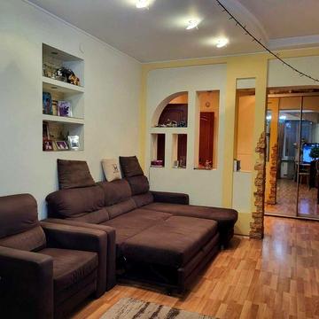 Продам 3к студию на  пр.Мануйловском  свет всегда ВСЕ для жизни