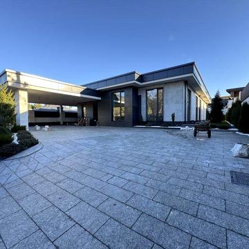 Розкішний, одноповерховий дім з гаражем, підвалом, СПА та басейном‼️