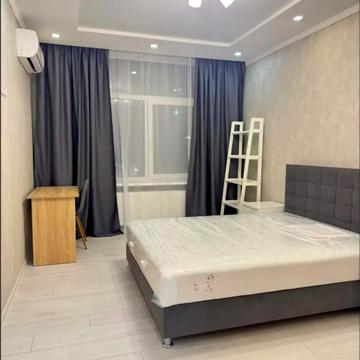 Юнацька вул., 8