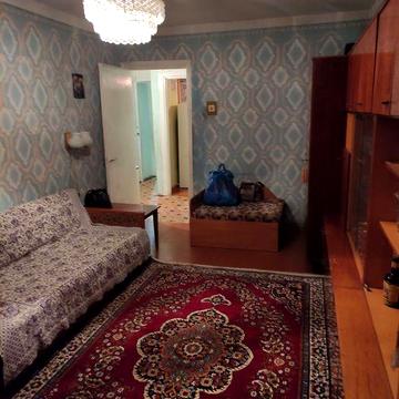 Здоеться 2- кімнатна квартира з меблями.