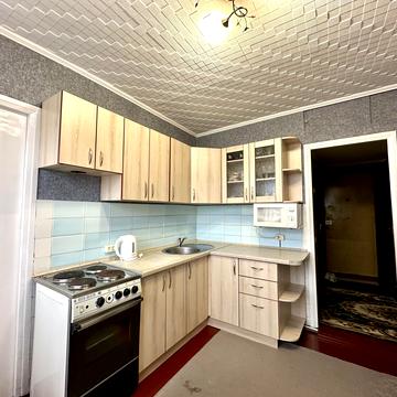 Набережна Перемоги вул., 50