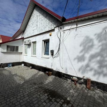 Уманська вул.