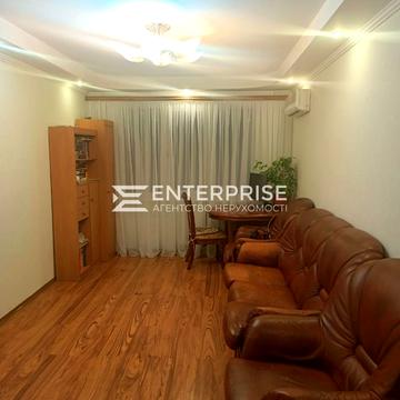 Прирічна вул., 17