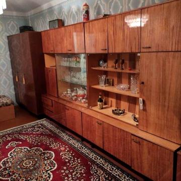 Здається 2-х кімнатна з меблями