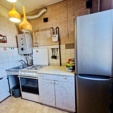 Продам 2 кімнатну квартиру на пл. Артема!